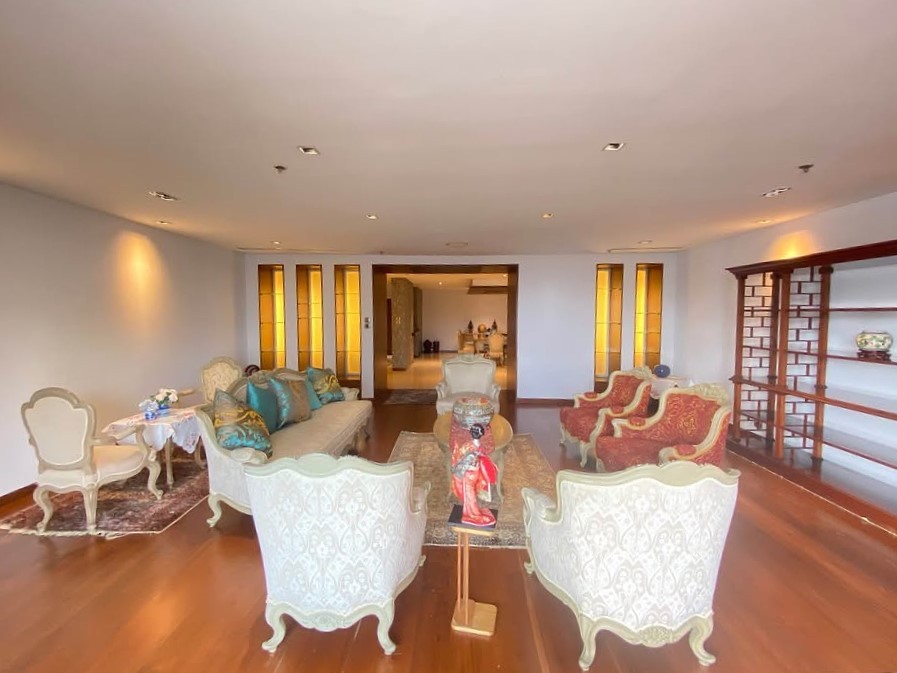 Kallista Mansion - Image 1