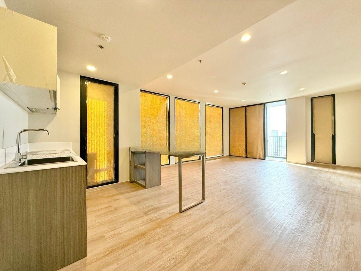 3 Bedroom Condo For Sale in Thung Mahamek, Sathon, Bangkok - Image 2