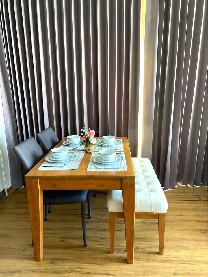Stylish Condo - Image 2