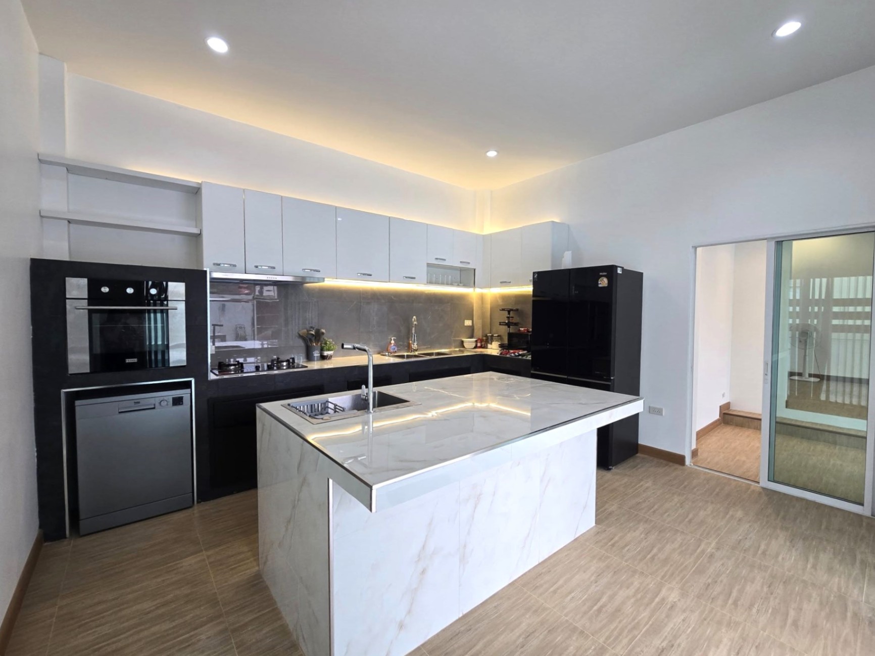 4 Bedroom House For Sale in Pa Daet, Mueang Chiang Mai, Chiang Mai - Image 5