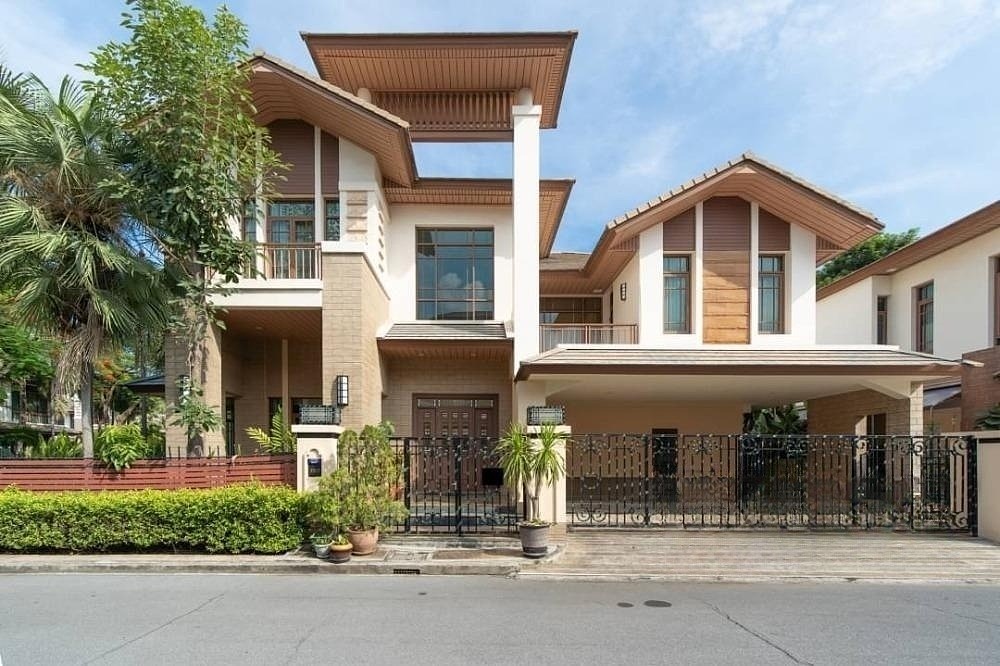 4 Bedroom House For Sale in Phra Khanong Nuea, Vadhana, Bangkok - Image 1