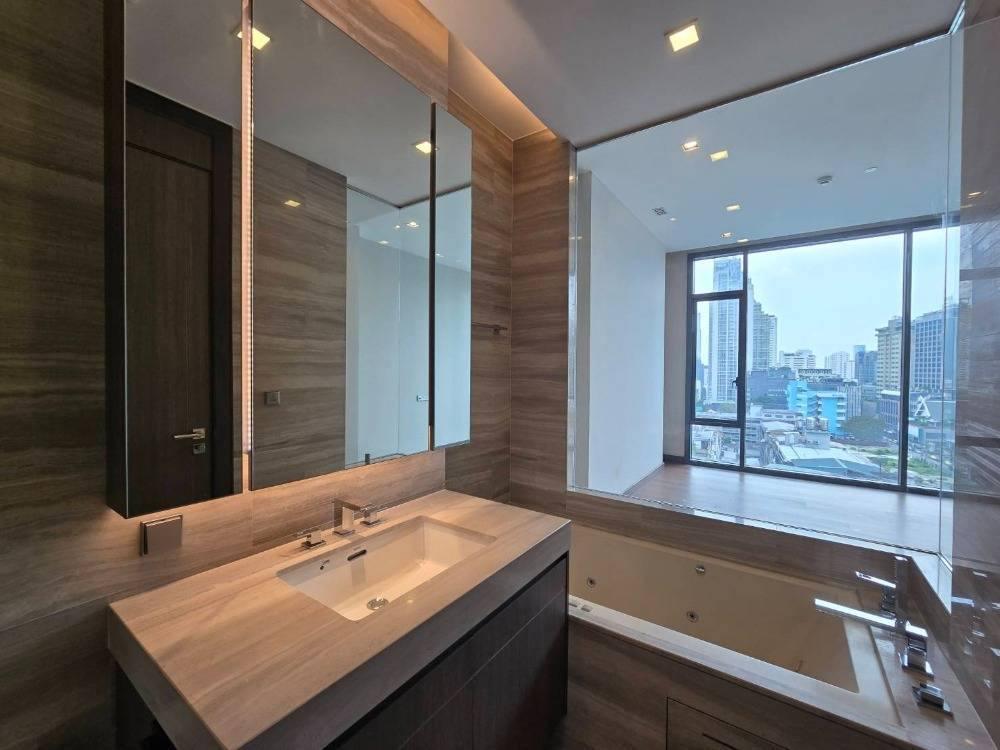Q1 Sukhumvit Condo by Q House - Image 10