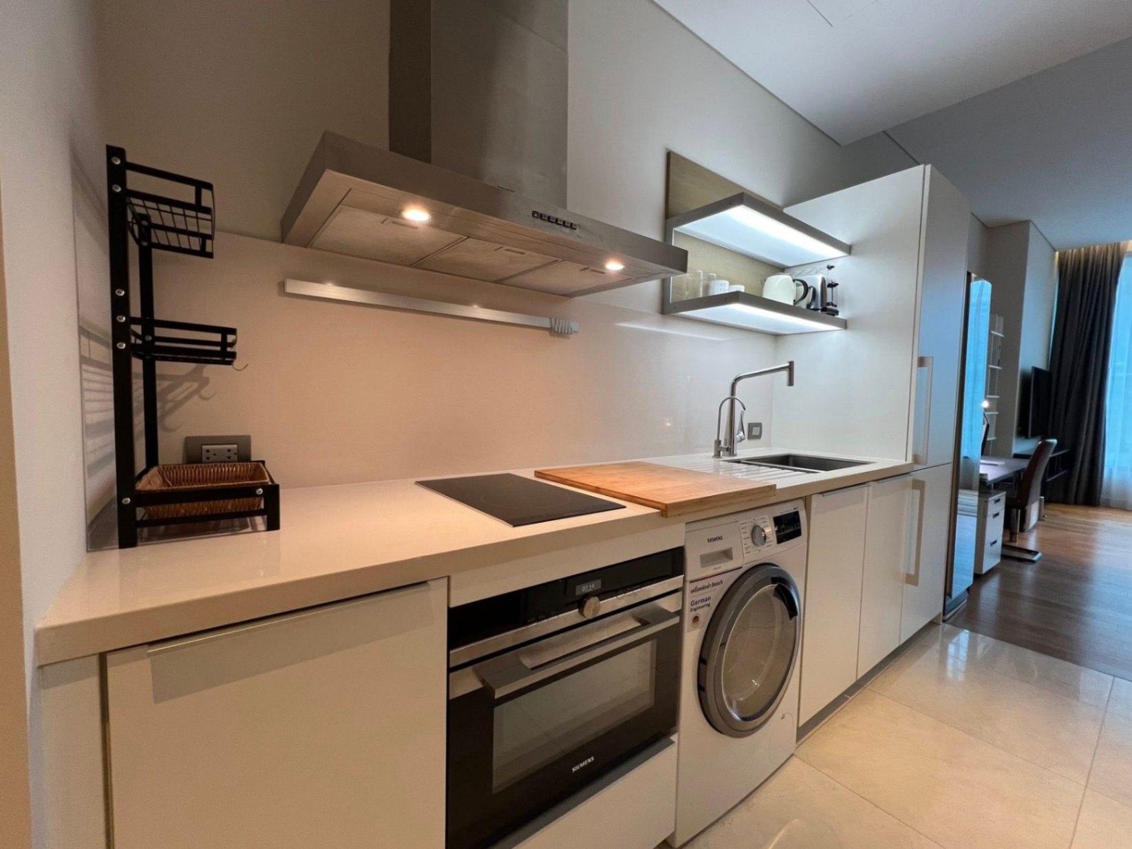 Studio Condo For Rent in Lumphini, Pathum Wan, Bangkok - Image 12