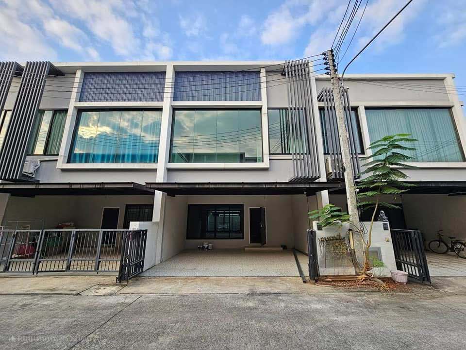 Karnsiri Payap - Image 1