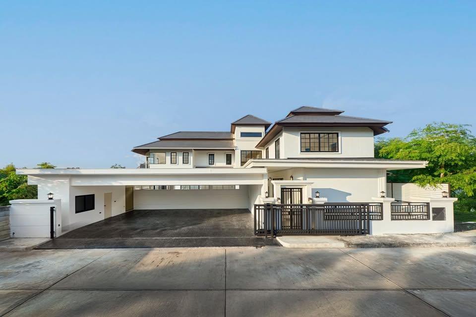 4 Bedroom House For Sale in San Phranet, San Sai, Chiang Mai - Image 1