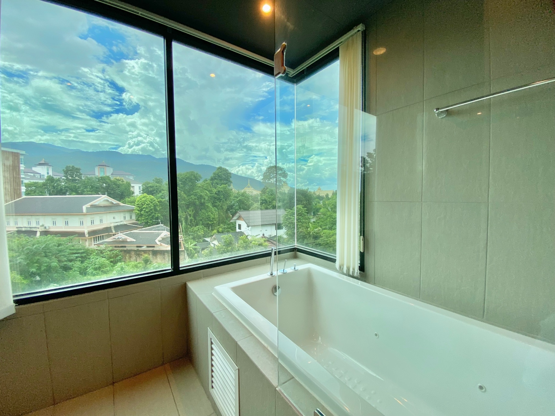 The Resort Condominium - Image 16