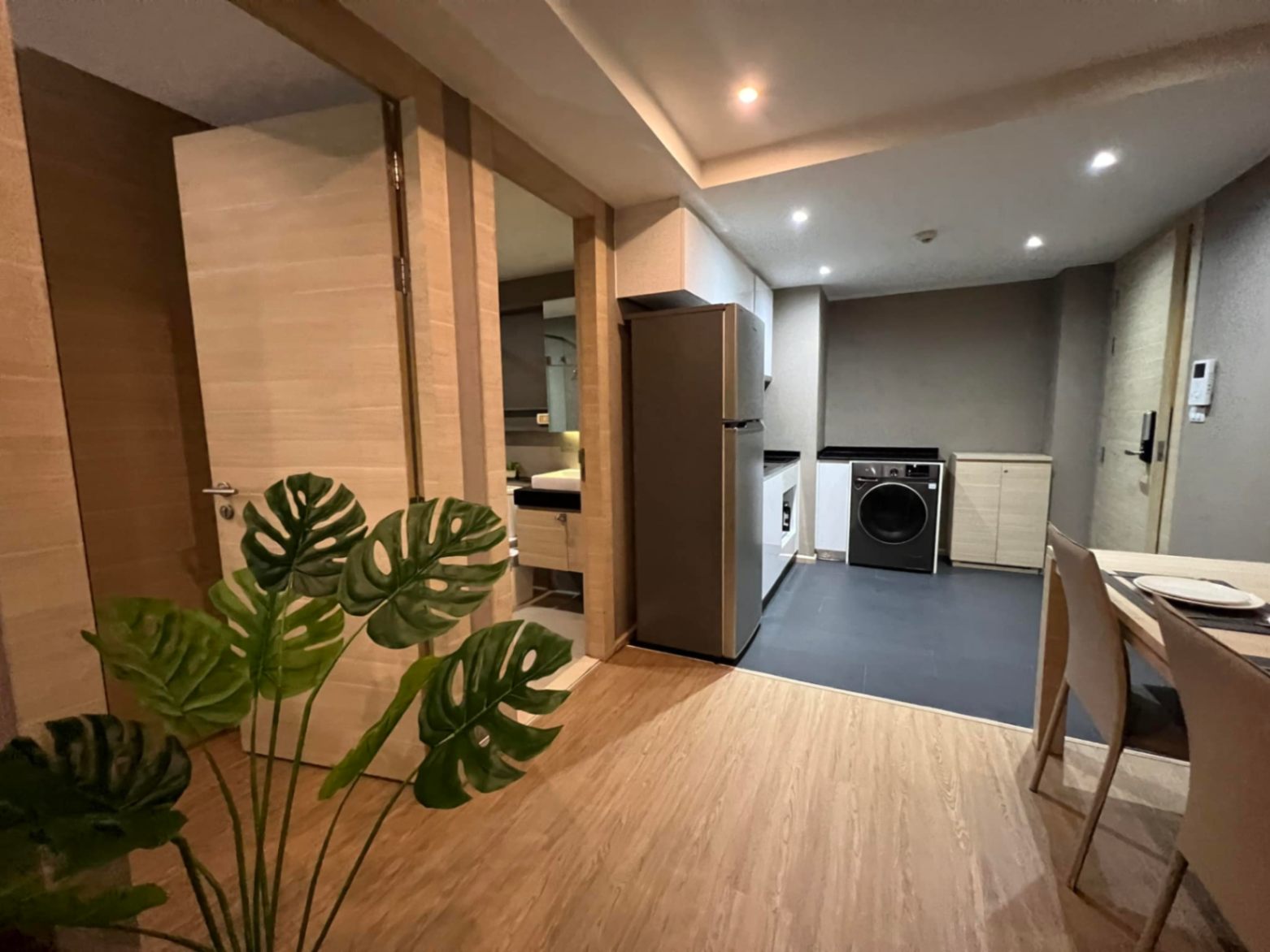 Klass Silom Condo - Image 4
