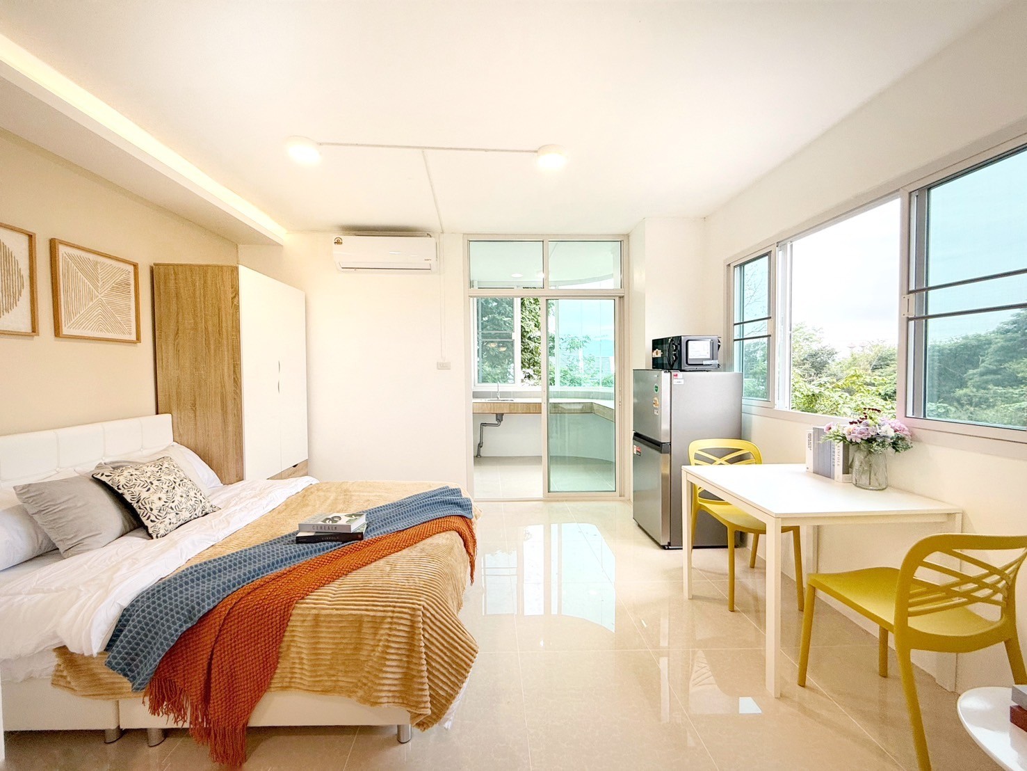 SR Land Condo - Image 2