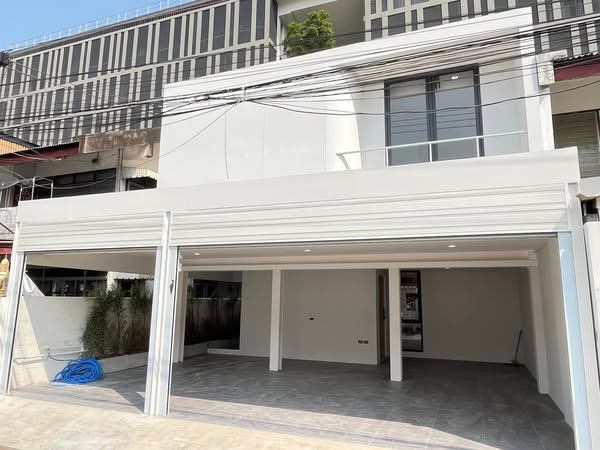 3 ห้องนอน บ้านเดี่ยว สำหรับขาย ใน สามเสนใน, พญาไท, กรุงเทพมหานคร - Image 1