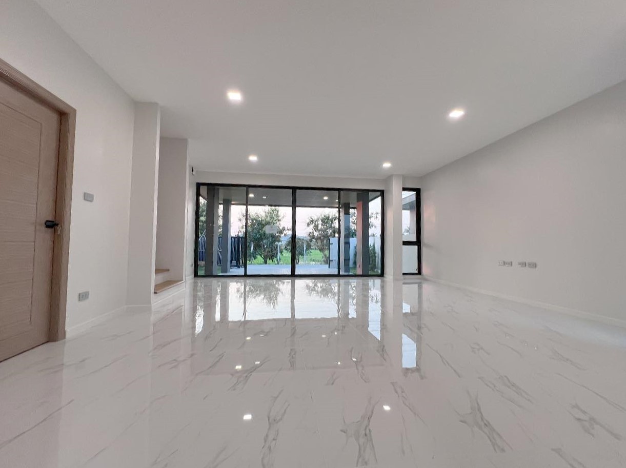 3 Bedroom House For Sale in San Phak Wan, Hang Dong, Chiang Mai - Image 2