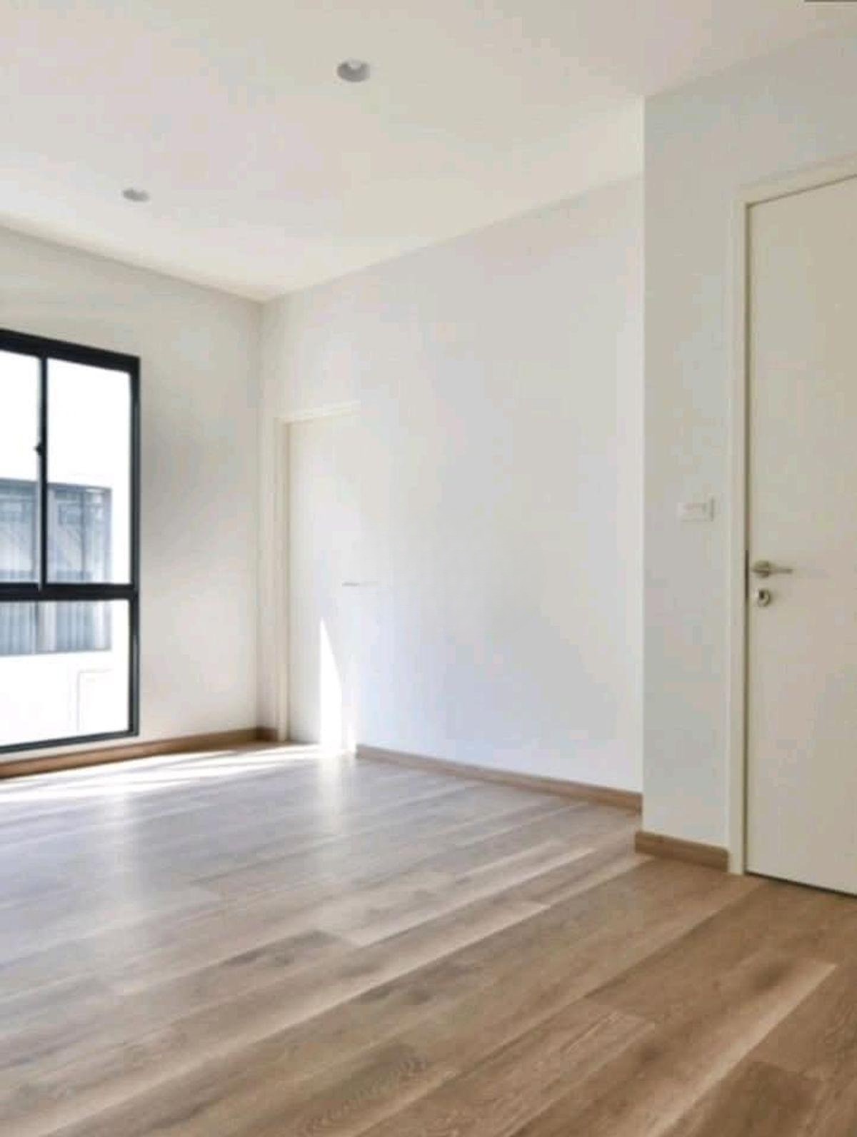 3 Bedroom Townhouse For Sale in Bang Phongphang, Yan Nawa, Bangkok - Image 4