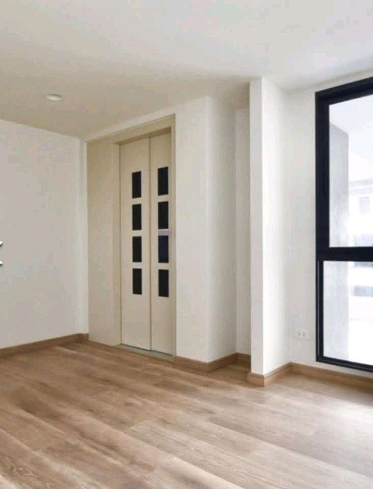 3 Bedroom Townhouse For Sale in Bang Phongphang, Yan Nawa, Bangkok - Image 9