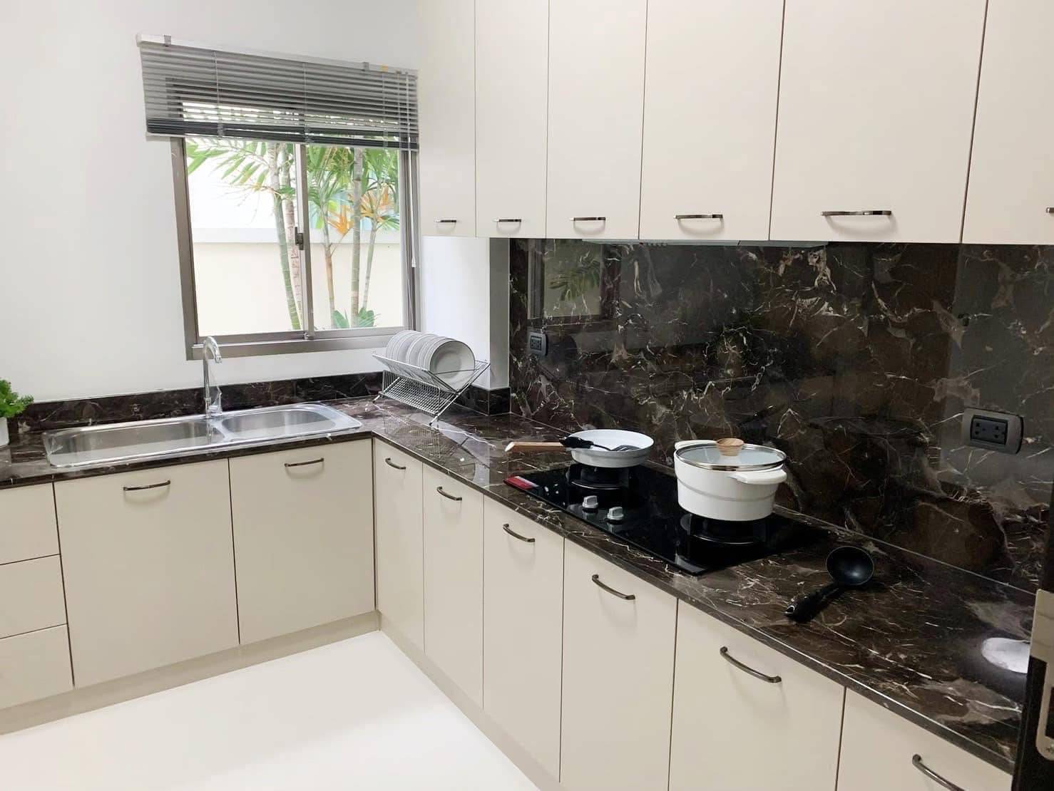 5 Bedroom House For Sale in Racha Thewa, Bang Phli, Samut Prakan - Image 16