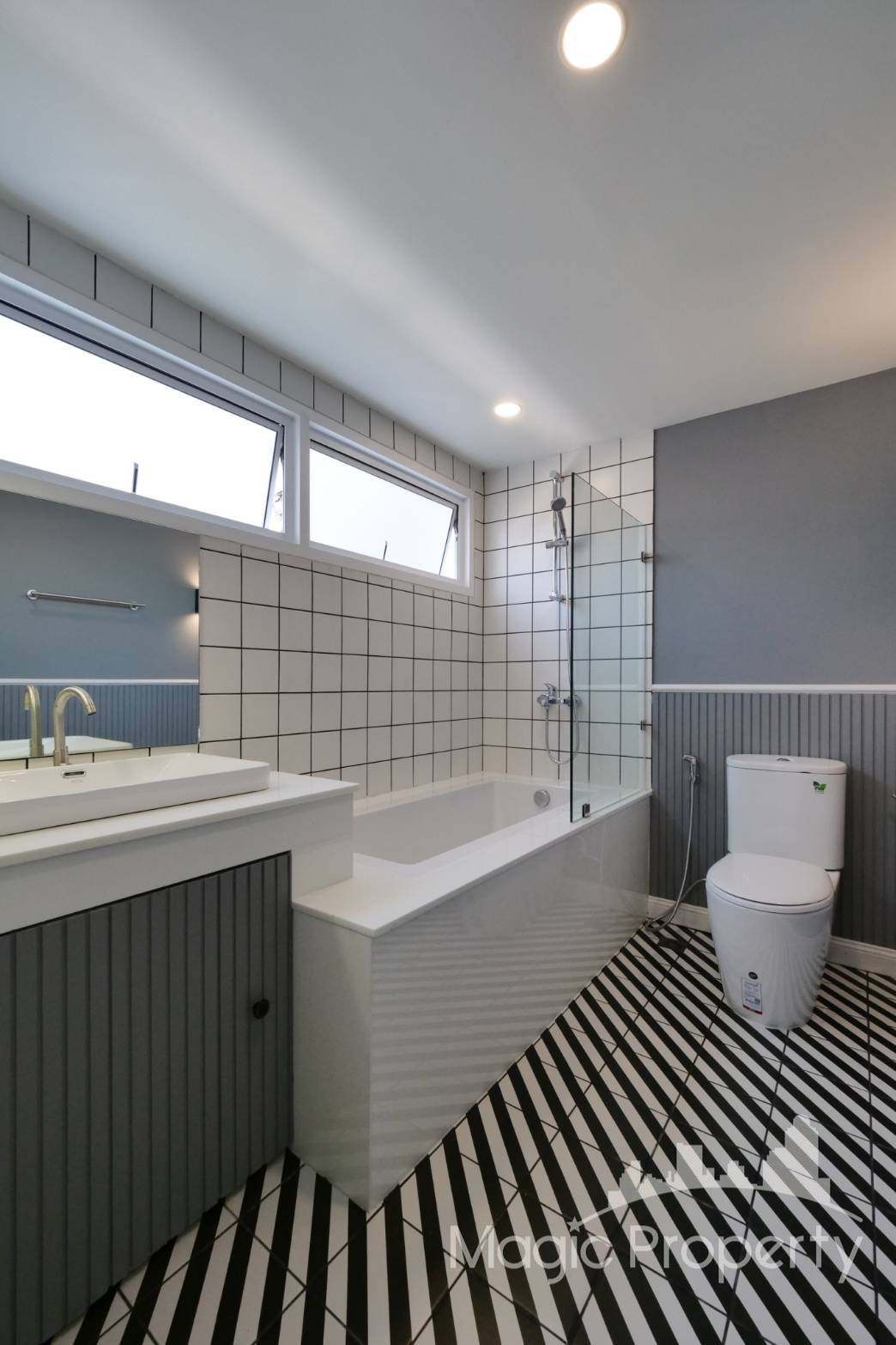 4 卧室 独立房屋  在  - Image 32