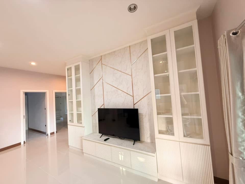 Thanaporn Park Home 5 - Image 8