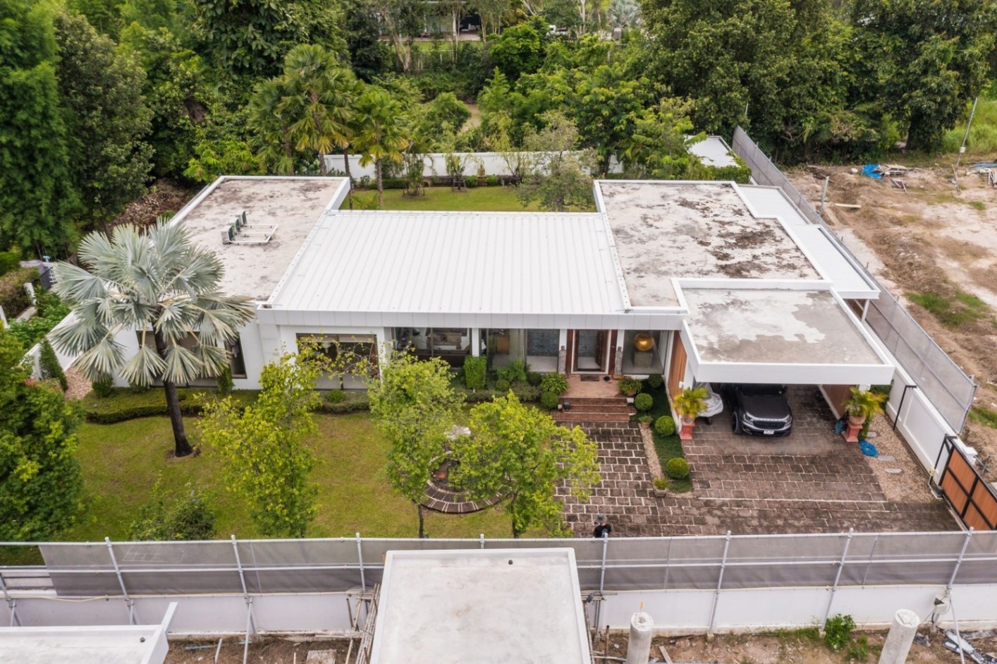 3 Bedroom House For Sale in Nam Phrae, Hang Dong, Chiang Mai - Image 2