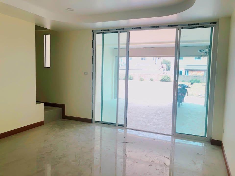3 Bedroom Townhouse For Sale in Tha Sala, Mueang Chiang Mai, Chiang Mai - Image 13