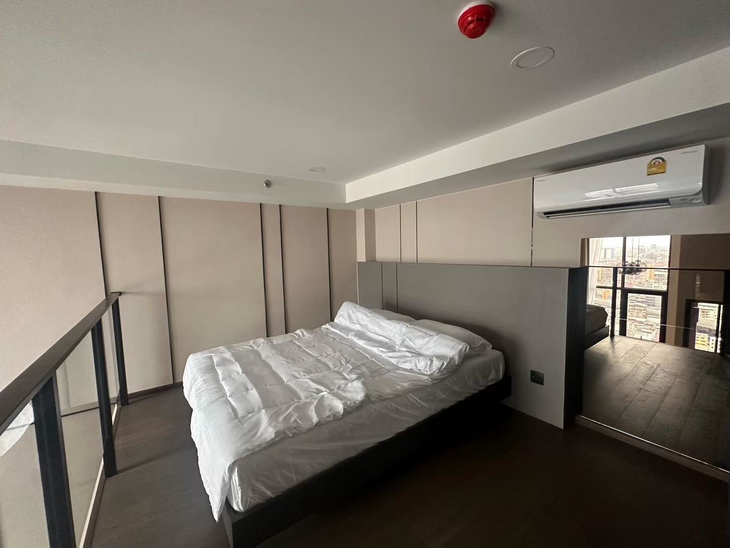 1 Bedroom Condo For Rent in Maha Phruettharam, Bang Rak, Bangkok - Image 9