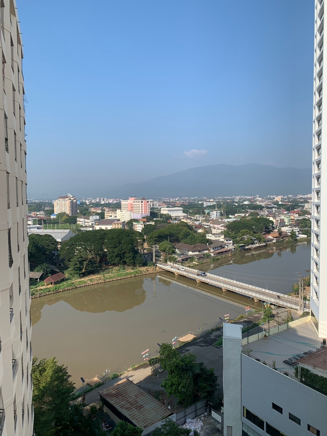 Riverside Condo - Image 1