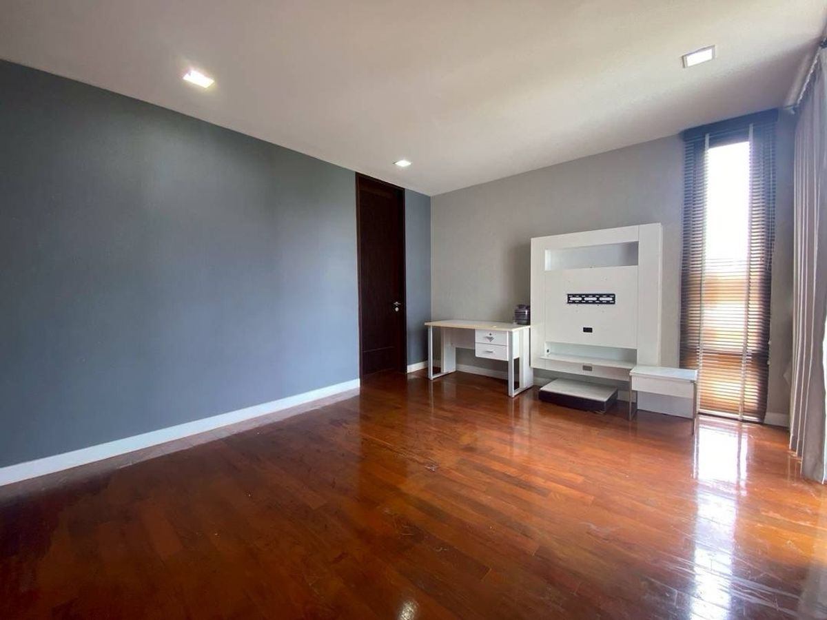 5 Bedroom Townhouse For Sale in Chong Nonsi, Yan Nawa, Bangkok - Image 18