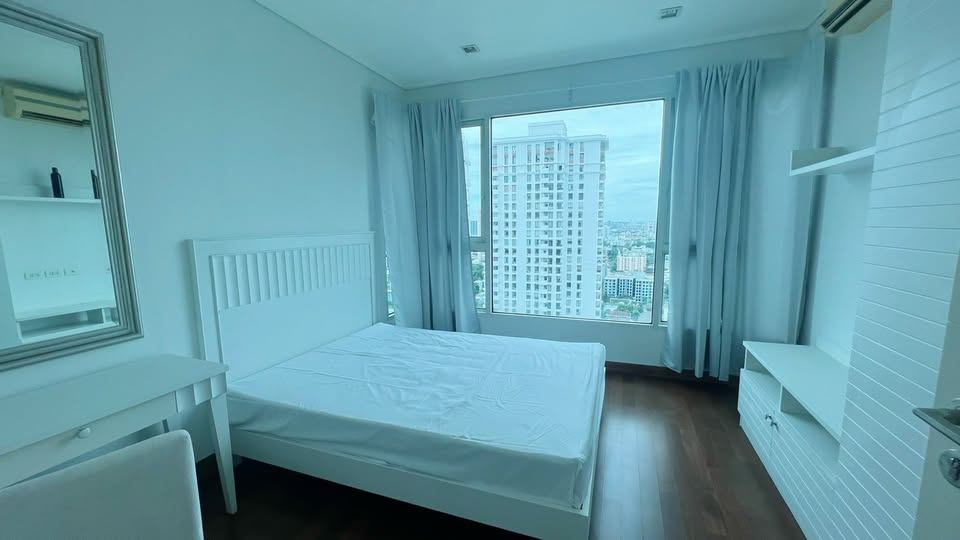 Ivy Thonglor 23 - Image 4