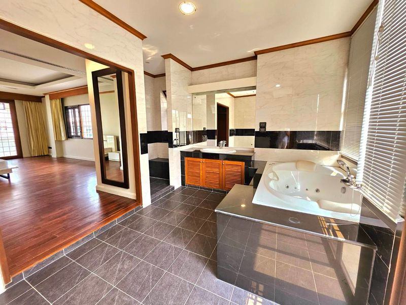 5 Bedroom House For Sale in Mae Sa, Mae Rim, Chiang Mai - Image 11