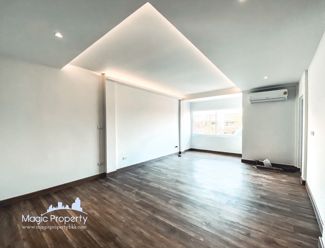 4 卧室 独立房屋  在  - Image 12