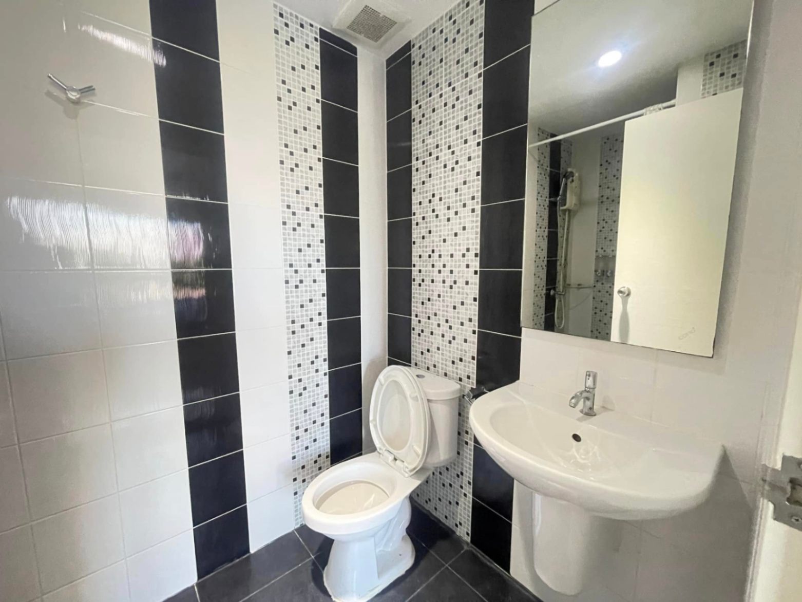 Parano Condo - Image 5
