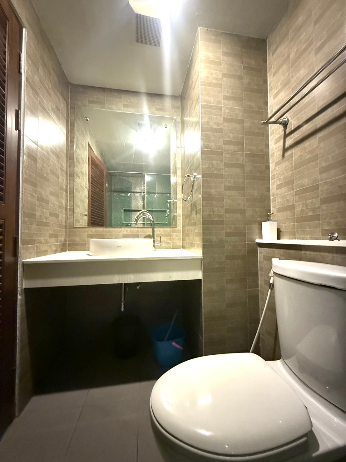 Rawee Waree Condo - Image 8