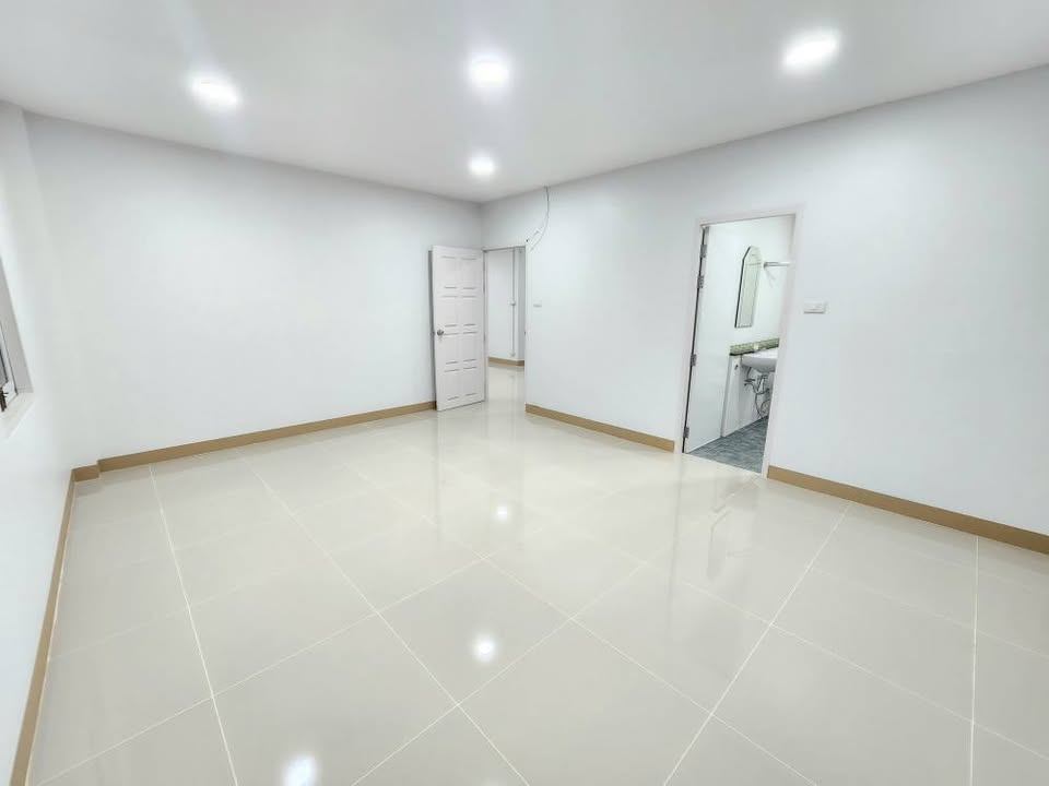 68178993-30b5-482f-b930-f58986b14337