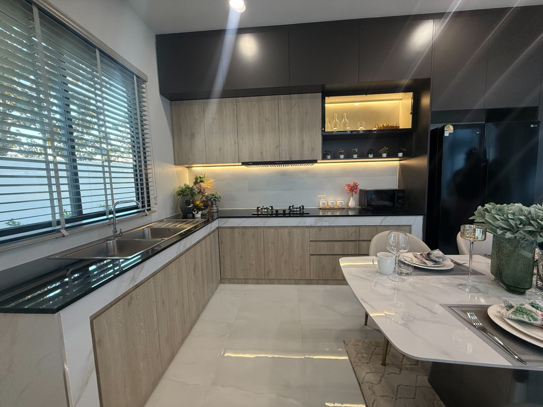 4 Bedroom House For Sale in San Phak Wan, Hang Dong, Chiang Mai - Image 6