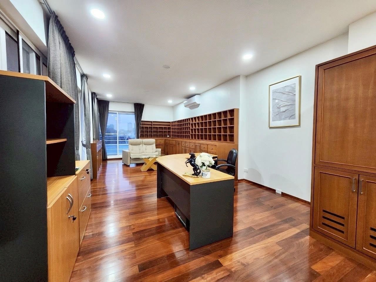 5 Bedroom House For Rent in Din Daeng, Din Daeng, Bangkok - Image 6