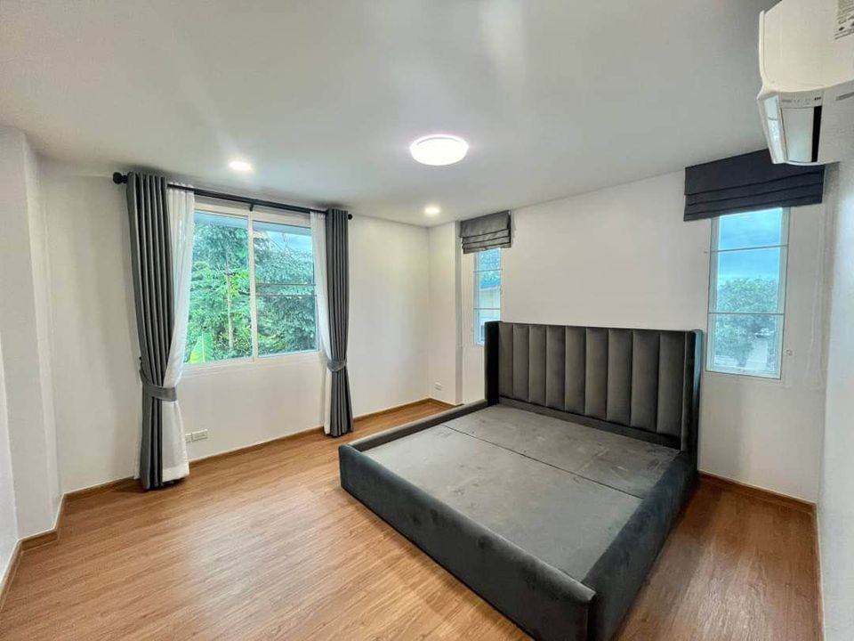 5 Bedroom House For Sale in San Phisuea, Mueang Chiang Mai, Chiang Mai - Image 3