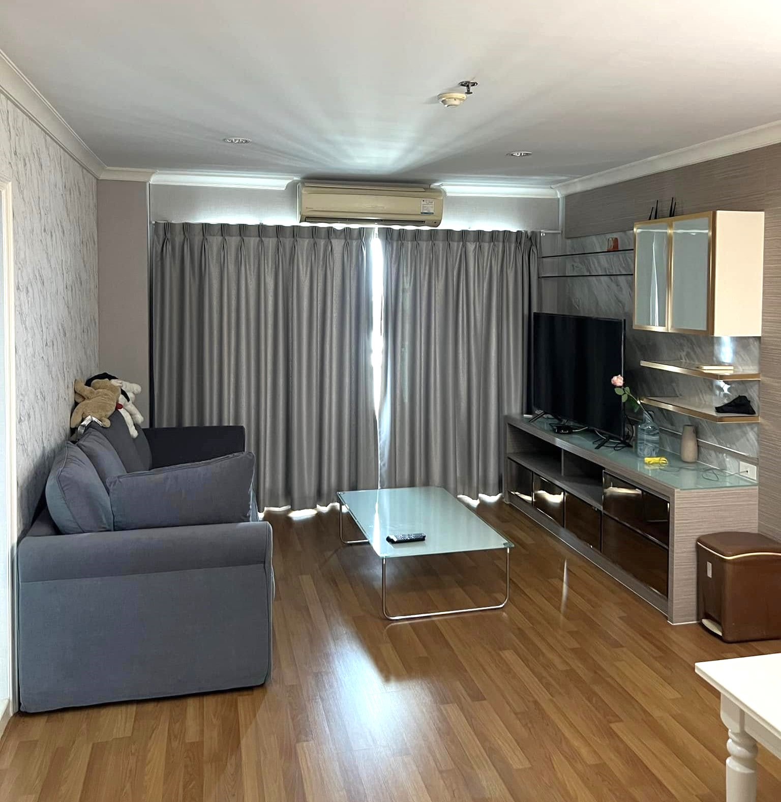 Lumpini Place Narathiwas - Chaopraya - Image 1