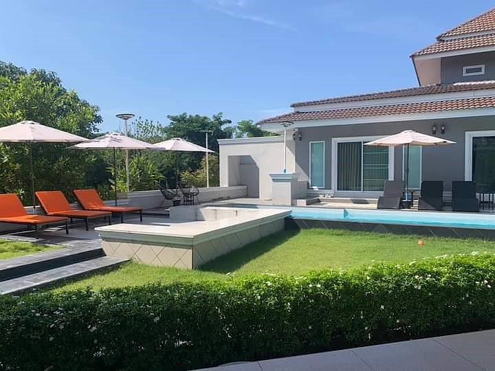9 Bedroom House For Sale in San Kamphaeng, San Kamphaeng, Chiang Mai - Image 1