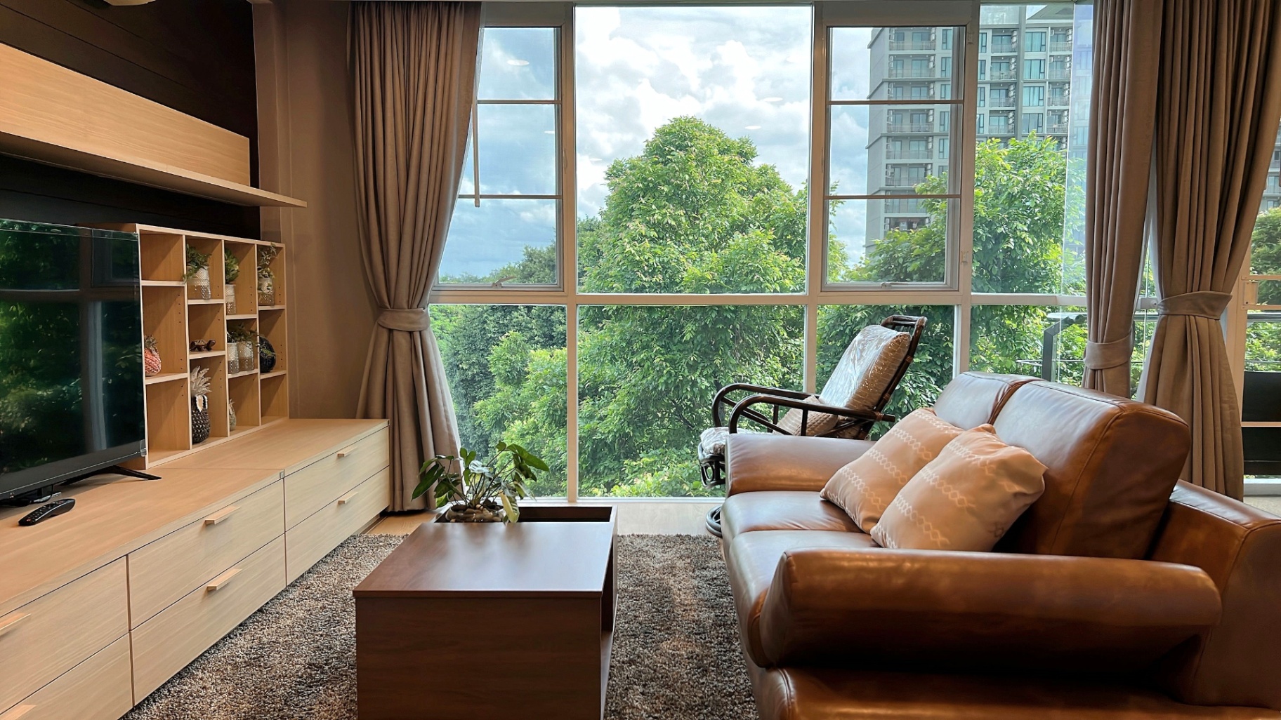 Peaks Garden - Image 1