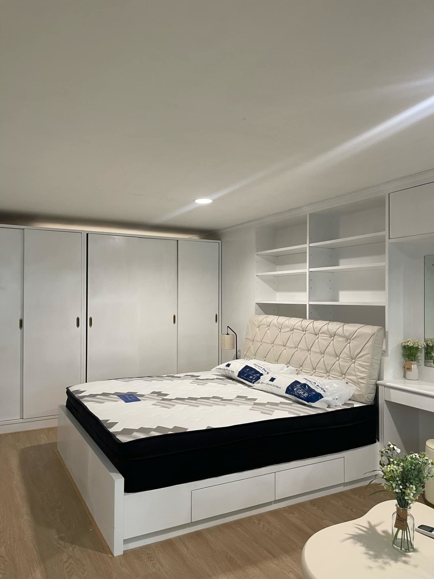 2 Bedroom Condo For Rent in Si Lom, Bang Rak, Bangkok - Image 3