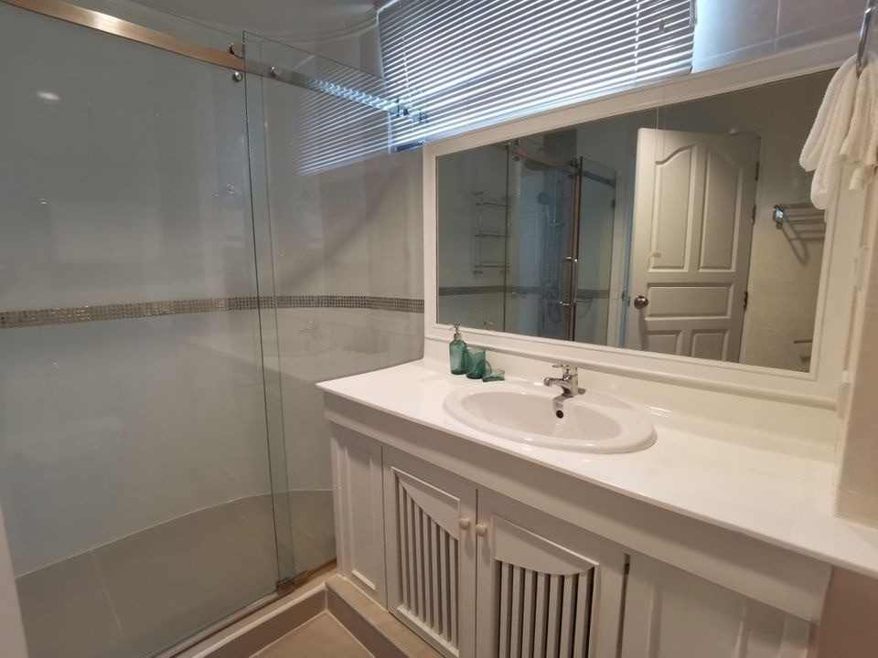 4 卧室 公寓  在  - Image 6