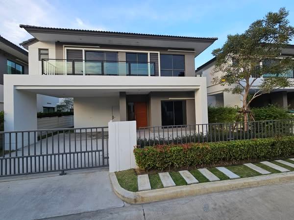 4 Bedroom House For Rent in Bang Phli Yai, Bang Phli, Samut Prakan - Image 1