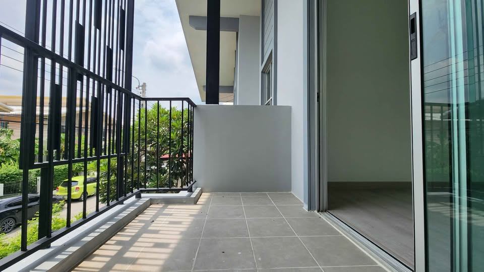 3 Bedroom House For Sale in Racha Thewa, Bang Phli, Samut Prakan - Image 11