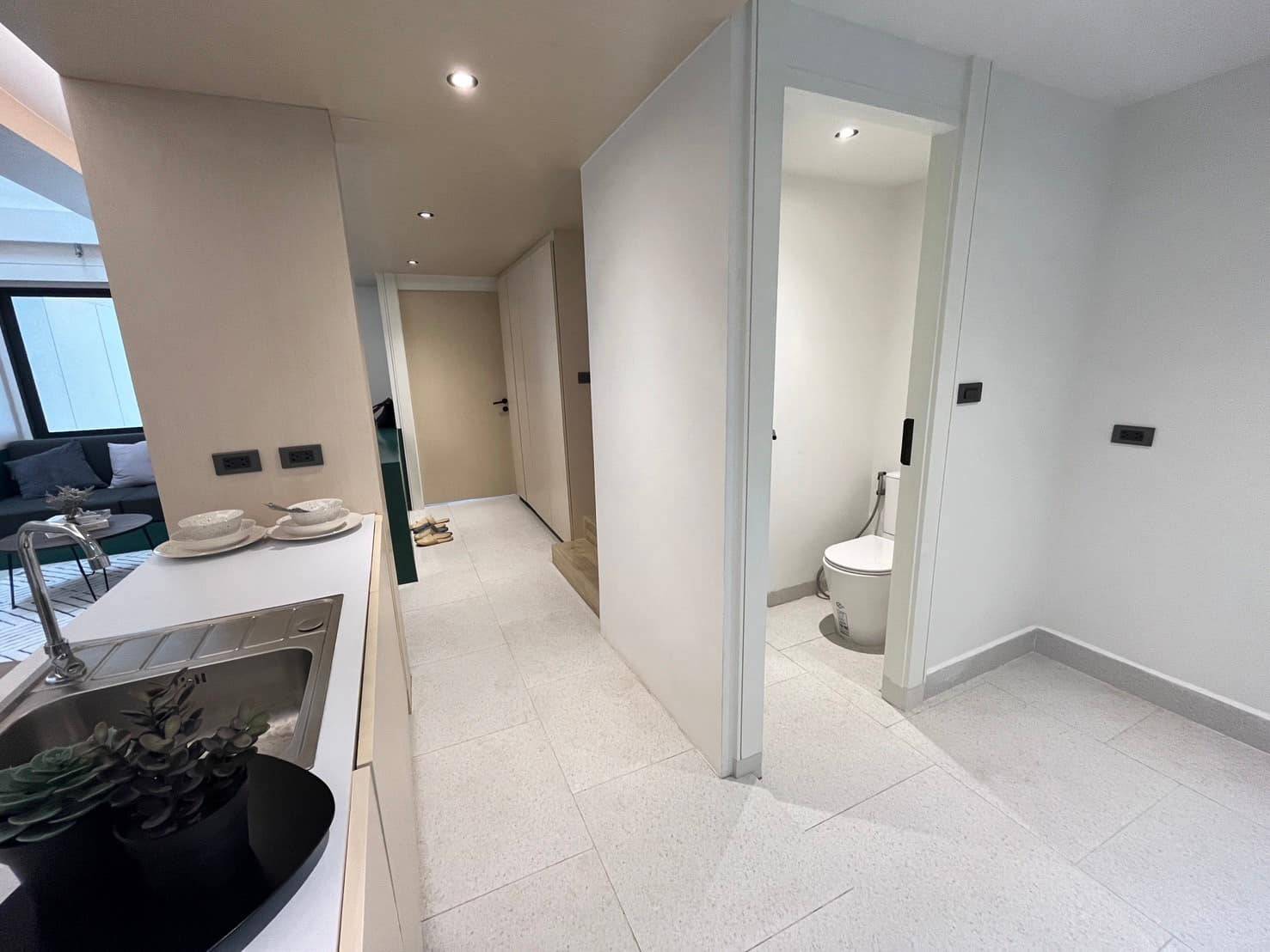 2 Bedroom Townhouse For Sale in Phra Khanong Nuea, Vadhana, Bangkok - Image 6