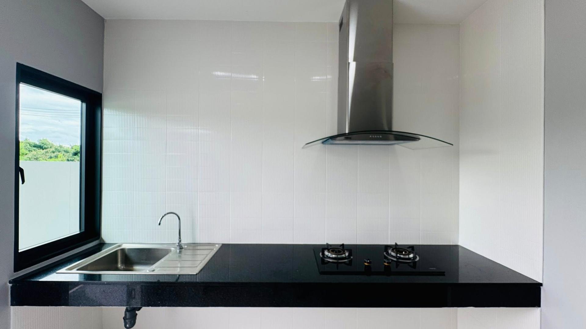 4 Bedroom House For Sale in San Phisuea, Mueang Chiang Mai, Chiang Mai - Image 6