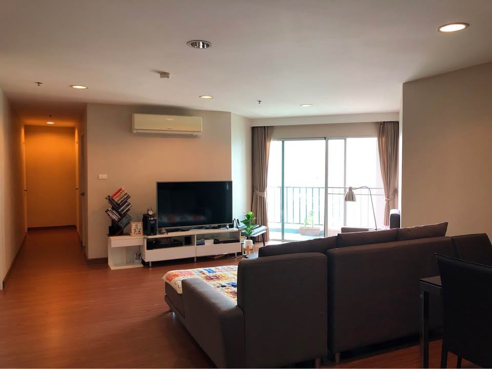 Belle Grand Rama 9 - Image 1