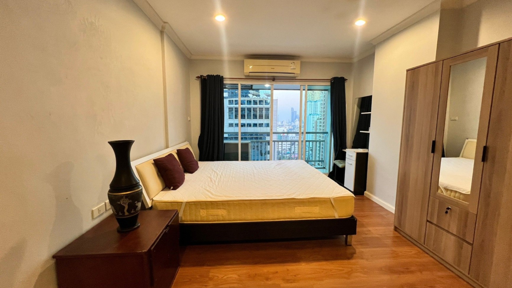 Grand Park View Asoke - Image 1