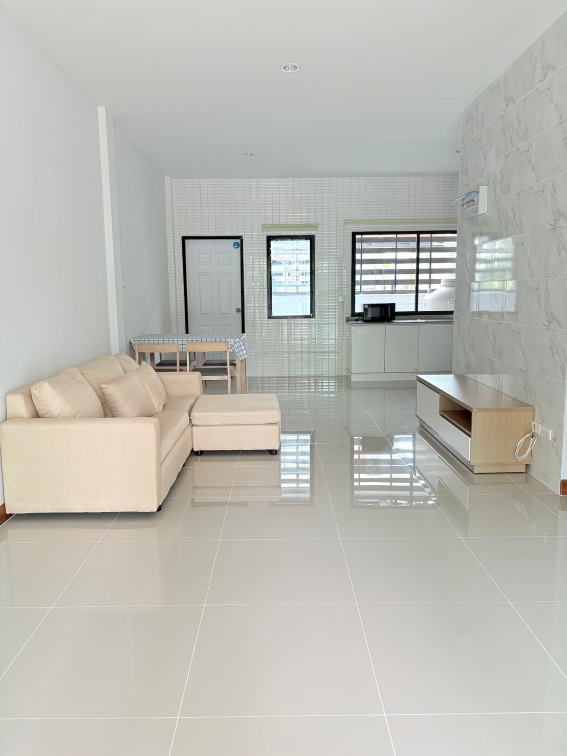 3 Bedroom Townhouse For Rent in San Sai Noi, San Sai, Chiang Mai - Image 2