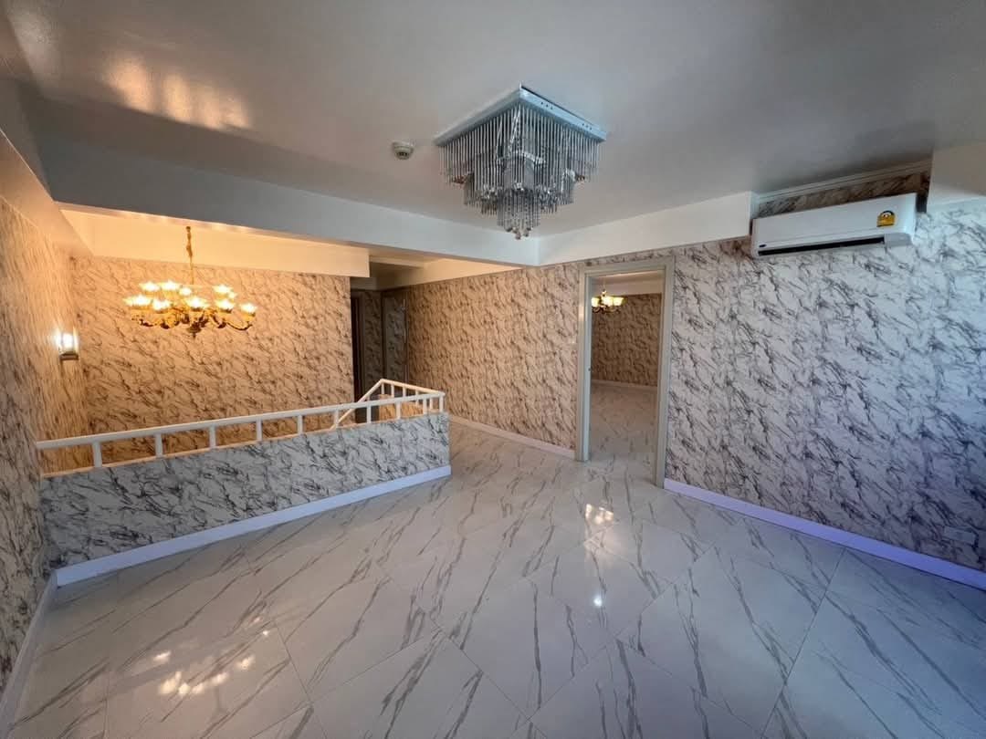 Supalai Place Condominium MAM (Sukhumvit 39 Phrom Phong) - Image 19