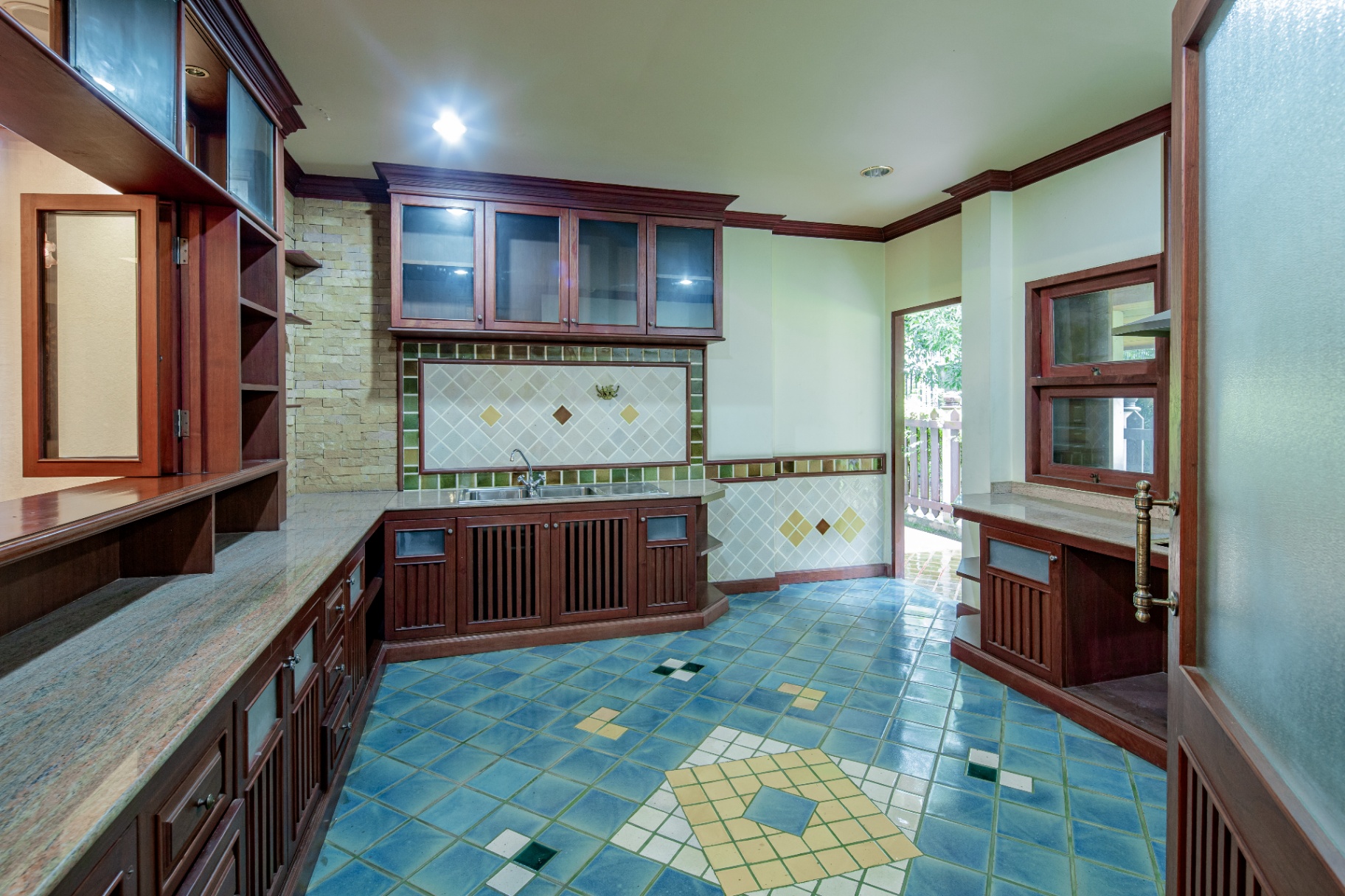 7 Bedroom House For Sale in Fa Ham, Mueang Chiang Mai, Chiang Mai - Image 11