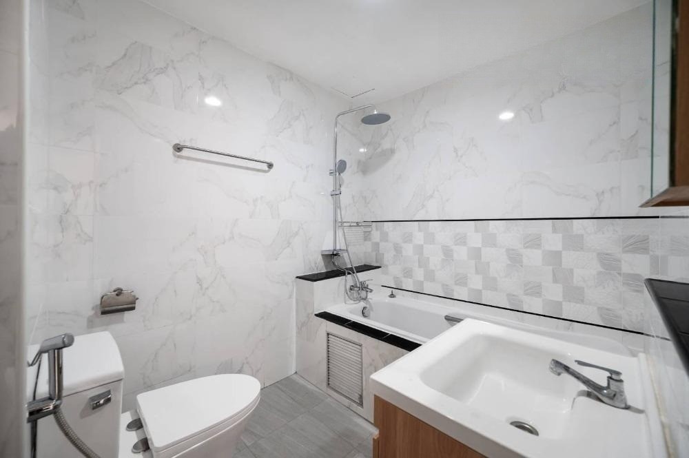 2 Bedroom Condo For Sale in Khlong Tan, Khlong Toei, Bangkok - Image 10