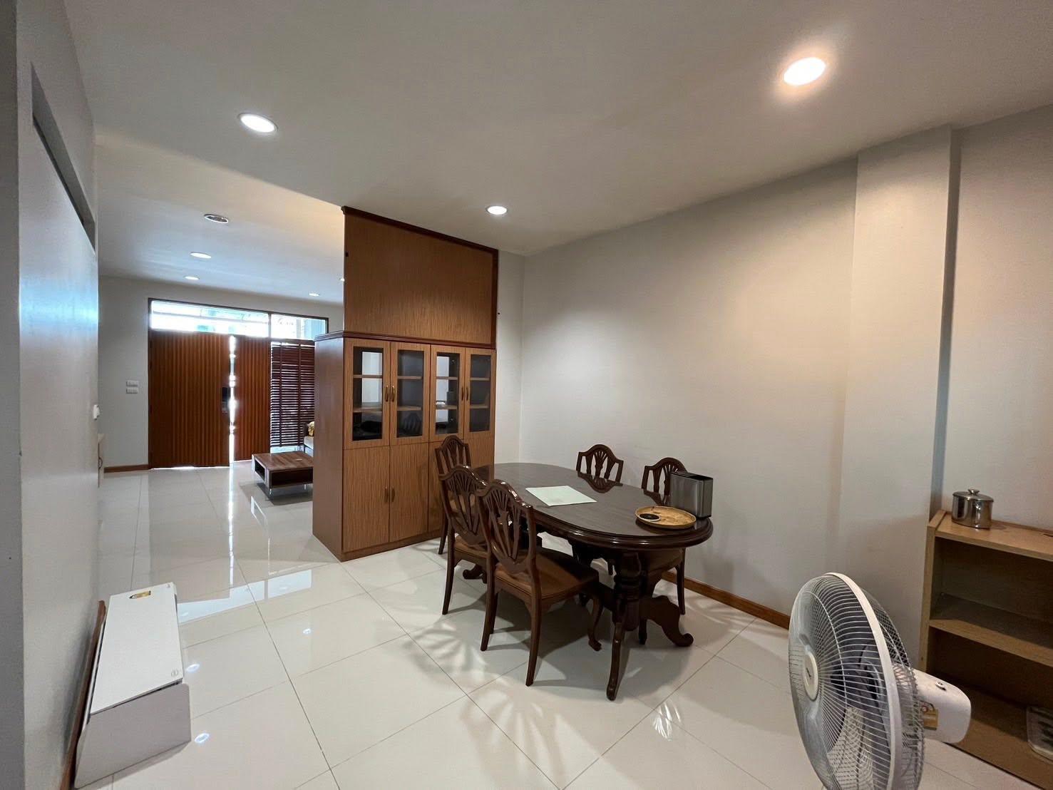 4 Bedroom Townhouse For Rent in Bang Khlo, Bang Kho Laem, Bangkok - Image 3