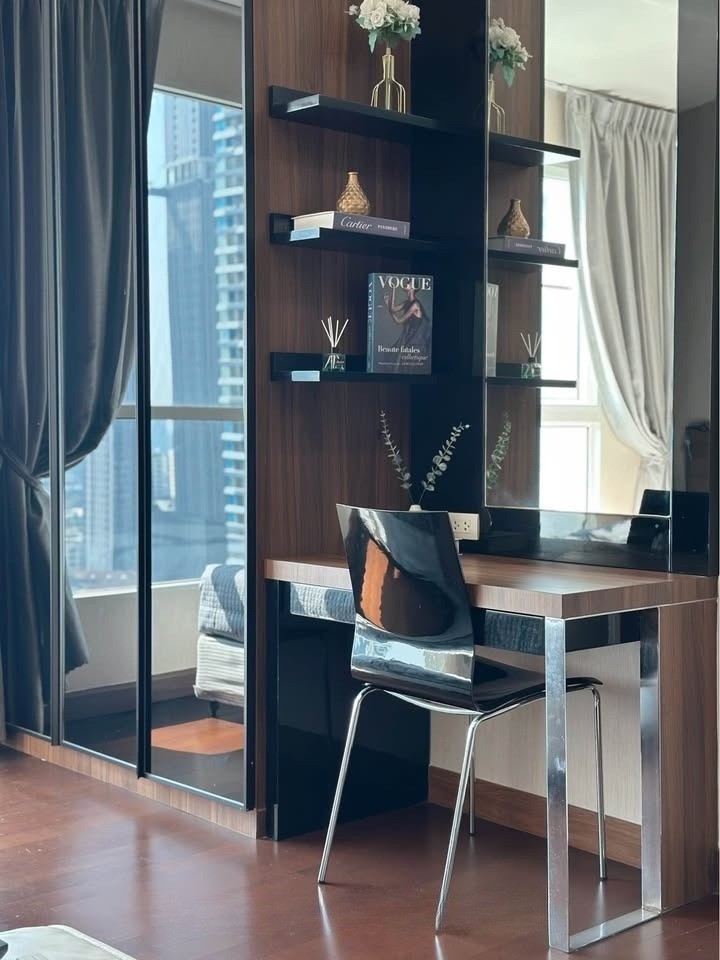 Ivy Thonglor 23 - Image 4
